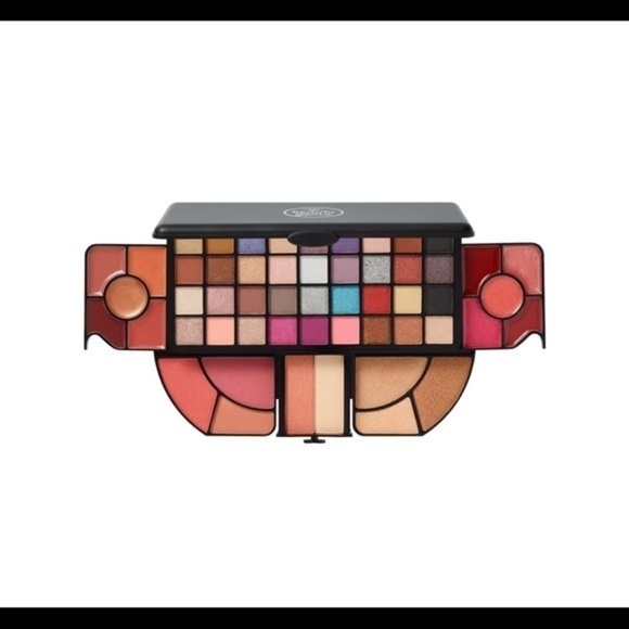 Makeup Set Makeup Set - Picture 1 of 5